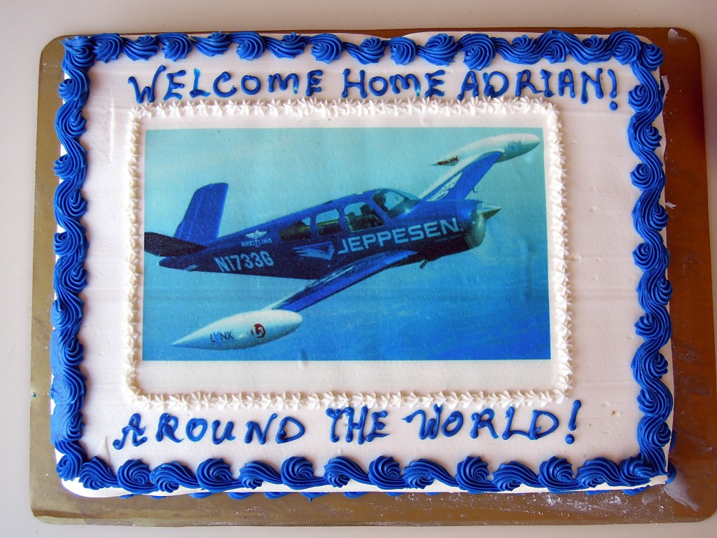 DSCN2368a Adrian Eichhorn cake at KHEF after round-the-world flight in N1733G
